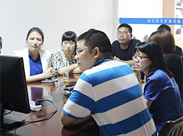 浙江旭日纖維有限公司主要生產(chǎn)和銷(xiāo)售浙江旭日纖維有限公司，丙綸超細(xì)旦絲，丙綸FDY絲，丙綸彈力絲，玉米纖維，中分子PE絲，冰絲，玉米纖維FDY